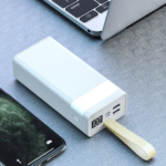 Потужний повербанк на 30 000mAh зі швидкою зарядкою 22,5W та ліхтарем