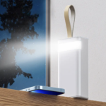 Потужний повербанк на 30 000mAh зі швидкою зарядкою 22,5W та ліхтарем